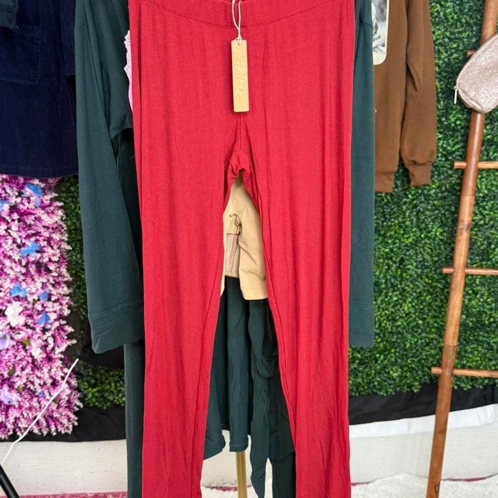 Skims soft lounge rib legging size Small, Flawed NWT, in brick.